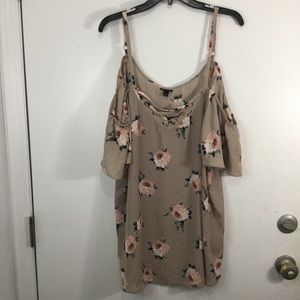 Torrid‎ cold shoulder top womens blouse size 3 22/24 criss cross front
